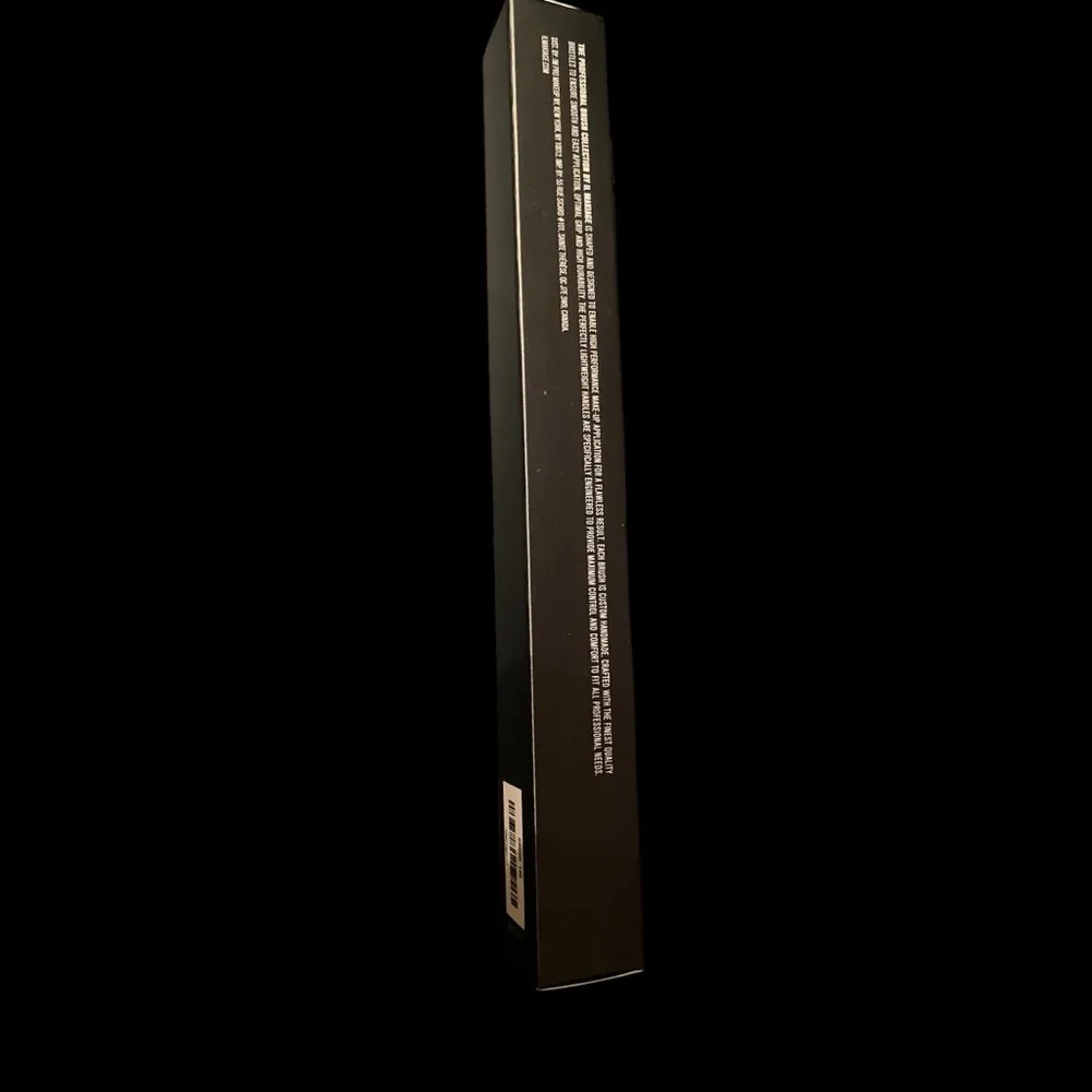 IL MAKIAGE Concealer Blending Makeup Brush New in Box